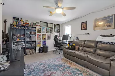 20906 Almazan Road, Woodland Hills, CA 91364 - Photo 33