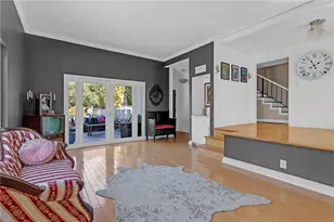 20906 Almazan Rd, Woodland Hills, CA 91364 - Photo 7