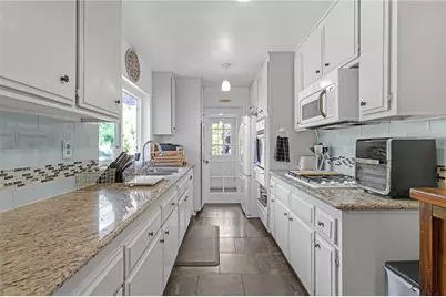 20906 Almazan Road, Woodland Hills, CA 91364 - Photo 9