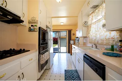 4831 W 121st Street, Hawthorne, CA 90250 - Photo 9