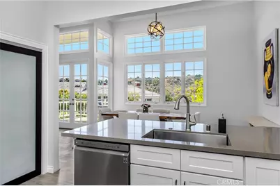 2254 The Terrace, Los Angeles, CA 90049 - Photo 9
