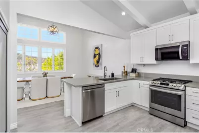 2254 The Terrace, Los Angeles, CA 90049 - Photo 9