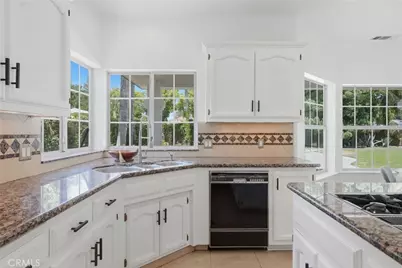 2305 Nantes, Bakersfield, CA 93311 - Photo 15