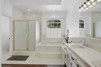 2305 Nantes, Bakersfield, CA 93311 - Photo 35