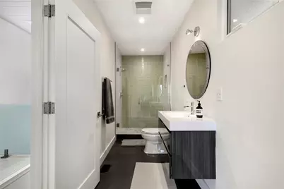 11661 Picturesque Dr, Studio City, CA 91604 - Photo 13