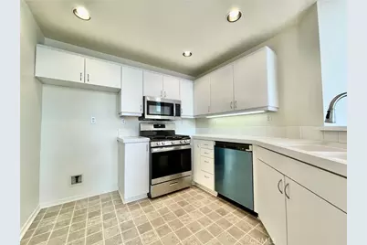 350 Via Capri #201, Corona, CA 92879 - Photo 11