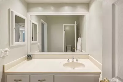 2615 Ruhland Avenue #15, Redondo Beach, CA 90278 - Photo 33