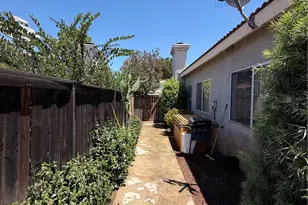 19166 Pemberton, Riverside, CA 92508 - Photo 11
