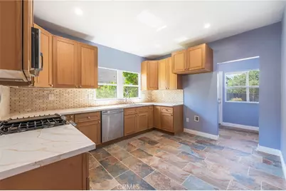 2041 W 29th Place, Los Angeles, CA 90018 - Photo 13