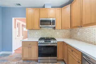2041 W 29th Pl, Los Angeles, CA 90018 - Photo 17