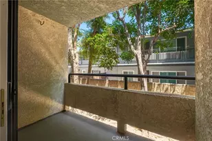 1237 E 6th St, Long Beach, CA 90802 - Photo 23