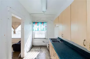 694 S Burlington Ave, Los Angeles, CA 90057 - Photo 11