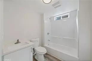 324 W 51st St, Los Angeles, CA 90037 - Photo 13