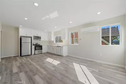 324 W 51st St, Los Angeles, CA 90037 - Photo 3