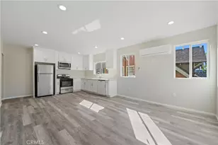 324 W 51st St, Los Angeles, CA 90037 - Photo 3
