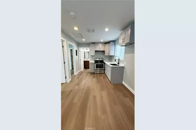 8903 Baring Cross, Los Angeles, CA 90044 - Photo 11