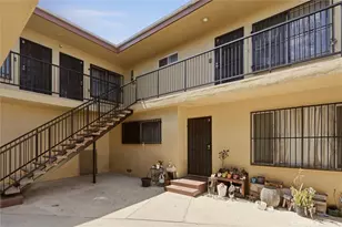 925 Larch, Inglewood, CA 90301 - Photo 7