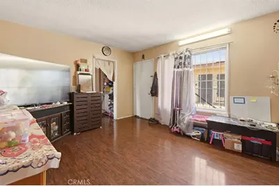 925 Larch, Inglewood, CA 90301 - Photo 13