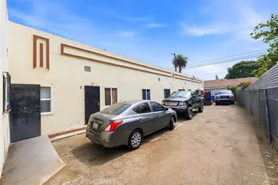 8706 Avalon, Los Angeles, CA 90003 - Photo 11
