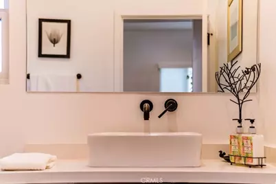 6810 Cahuenga Park, Los Angeles, CA 90068 - Photo 13