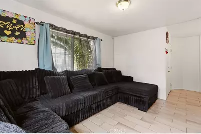 725 E 40th Place, Los Angeles, CA 90011 - Photo 5