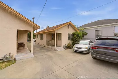 725 E 40th Place, Los Angeles, CA 90011 - Photo 33