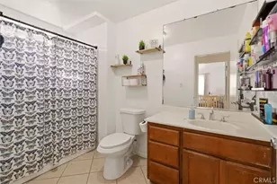 725 E 40th Pl, Los Angeles, CA 90011 - Photo 17