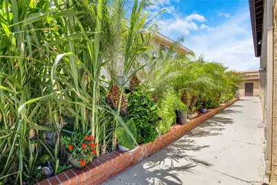464 W 17th St, San Pedro, CA 90731 - Photo 9