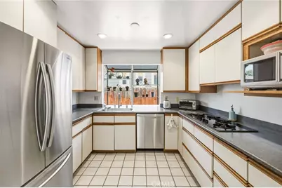 1813 5th Street, Manhattan Beach, CA 90266 - Photo 15