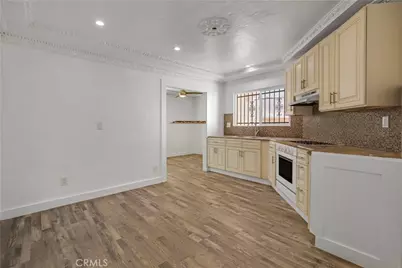 522 W 82nd St, Los Angeles, CA 90044 - Photo 9