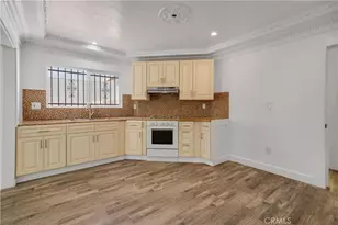 522 W 82nd St, Los Angeles, CA 90044 - Photo 11