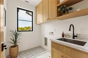 8344 McConnell, Los Angeles, CA 90045 - Photo 31