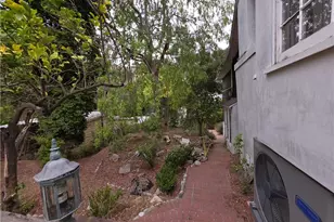 8709 Lookout Mountain, Los Angeles, CA 90046 - Photo 9