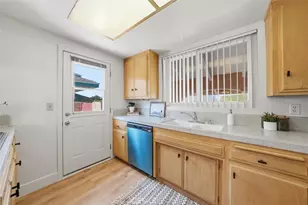 18216 Manhattan Pl, Torrance, CA 90504 - Photo 15