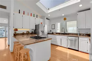 477 35th St, Manhattan Beach, CA 90266 - Photo 3