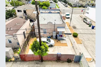 251 E 105th, Los Angeles, CA 90003 - Photo 13