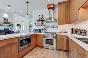 523 S Broadway, Redondo Beach, CA 90277 - Photo 17