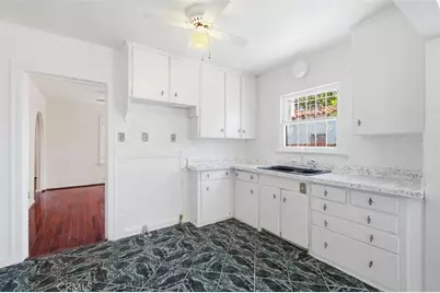 2136 W 75th Street, Los Angeles, CA 90047 - Photo 9