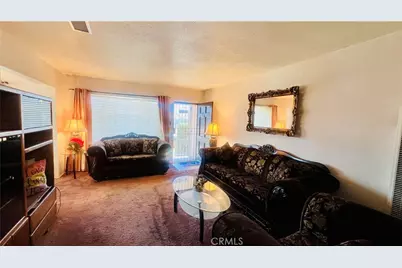 2031 Van Wick, Los Angeles, CA 90047 - Photo 3