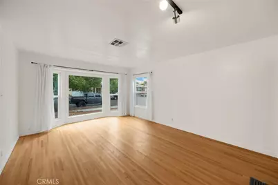 8828 Zeiler Avenue, Los Angeles, CA 91331 - Photo 3