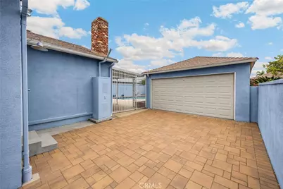 8828 Zeiler Avenue, Los Angeles, CA 91331 - Photo 15
