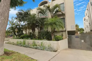 813 E La Palma Dr, Inglewood, CA 90301 - Photo 1