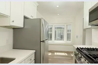 1004 W Clark, Burbank, CA 91506 - Photo 9