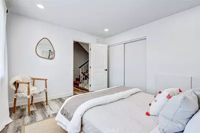 984 Granville, Los Angeles, CA 90049 - Photo 35