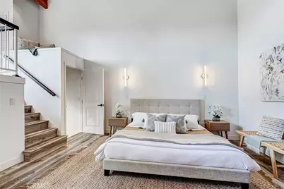 984 Granville, Los Angeles, CA 90049 - Photo 25