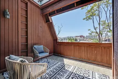 984 Granville, Los Angeles, CA 90049 - Photo 45