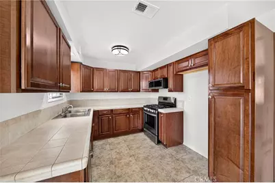 18767 Albany Street, Hesperia, CA 92345 - Photo 7