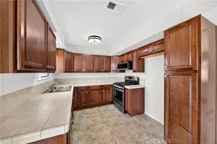 18767 Albany St, Hesperia, CA 92345 - Photo 7