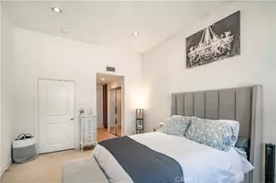 14242 Burbank, Sherman Oaks, CA 91401 - Photo 17