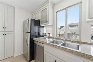 721 3rd St, Hermosa Beach, CA 90254 - Photo 13